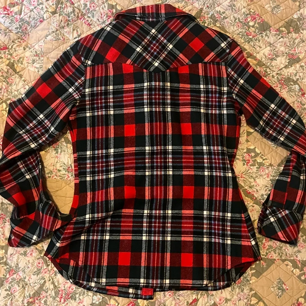 80’s Vintage Pendleton Plaid Wool Shirt. In flawless condition! Small. - Picture 6 of 7